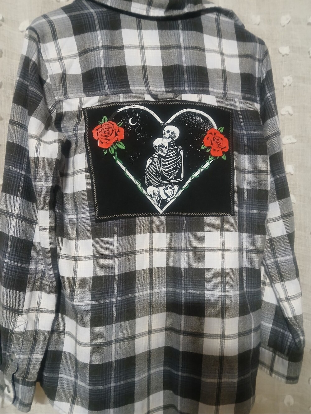 UPCYCLED LOVERS GOTH SKELETON HEART GRAPHIC FLANNEL SHIRT SZ UNISEX SMALL